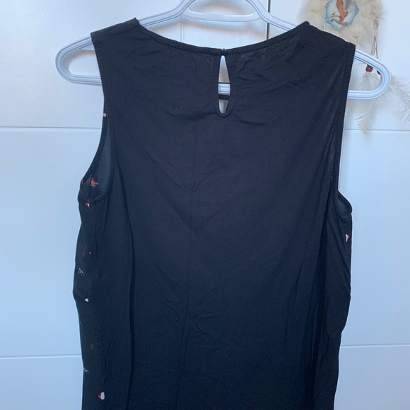 2/15$ Naf-Naf Elegant sleeveless black top - Picture 2 of 6